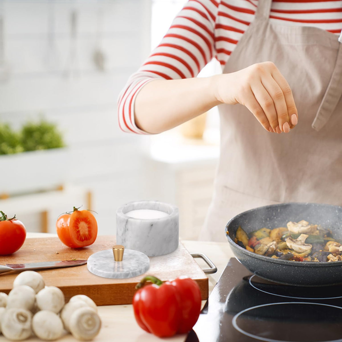 Marble Salt Cellar with Lid, Viva Jade, 4 inch