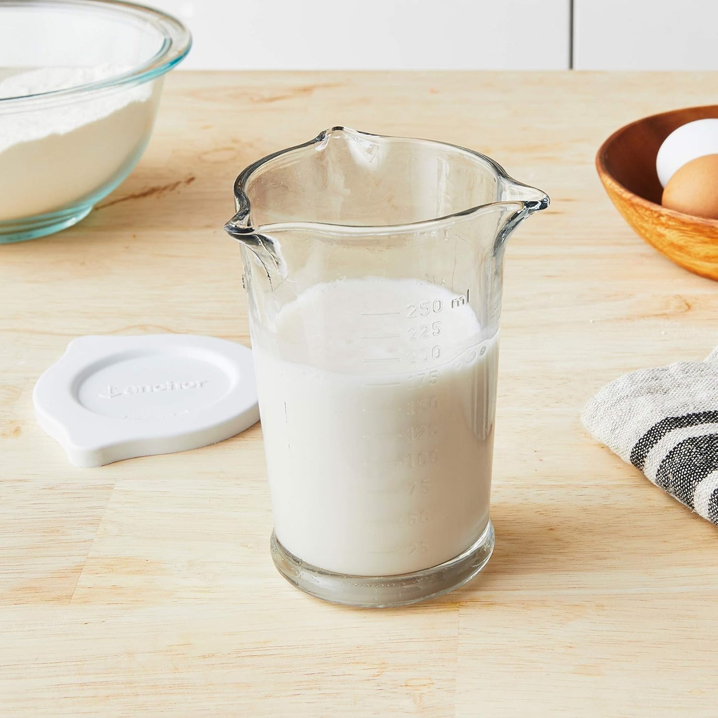 Anchor Hocking Measuring Cup Set (2-Piece, 2-Cup & 4-Cup, dishwasher safe)