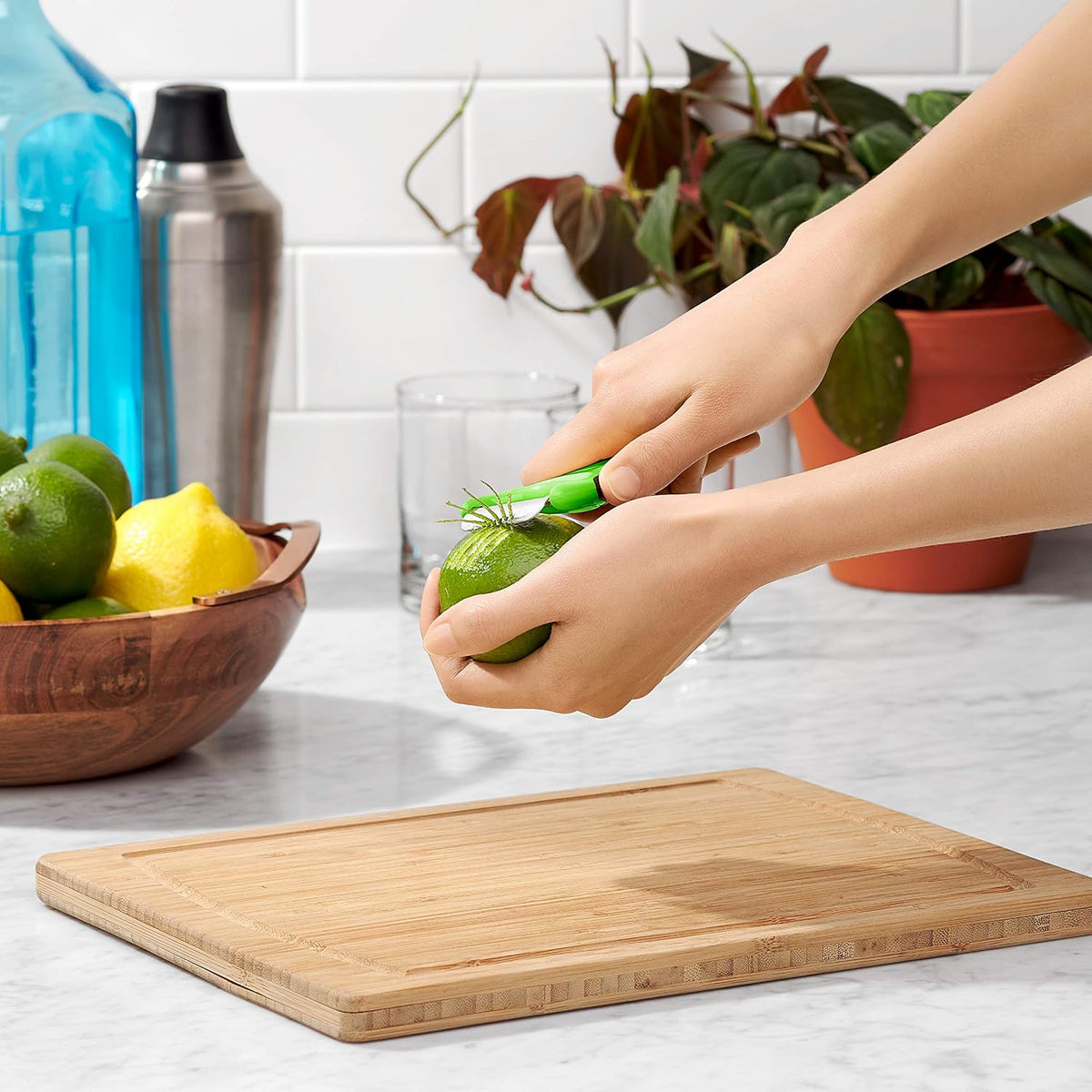 OXO 11244200 Good Grips Citrus Peeler, Black
