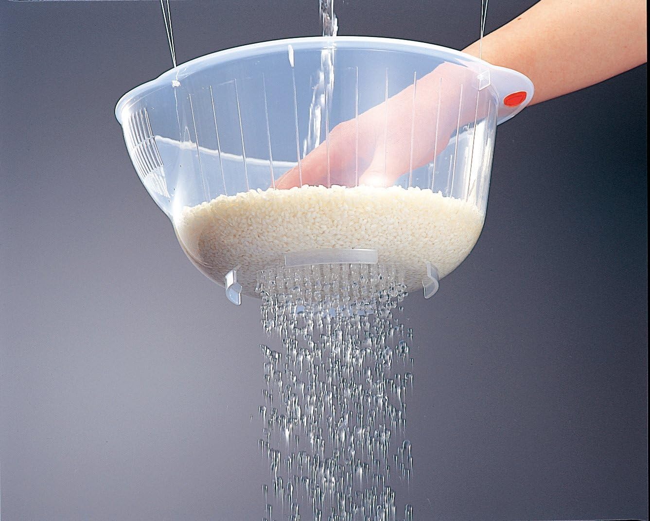Inomata Plastic Japanese Rice Washing Bowl with Strainer, 2 quart
