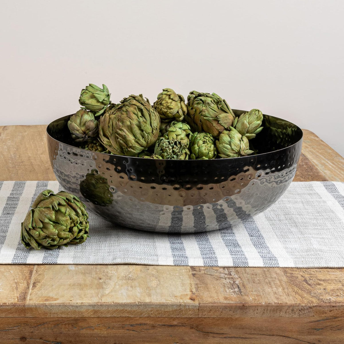 Creative Co-Op Round Hammered Metal Serving and Mixing Bowl, Gold Finish