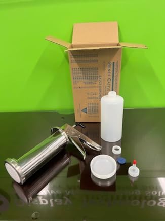 Prince Castle Sauce Dispenser, 1/2 oz, White - Commercial Dispenser for Thick and Heavy Sauces Like Tartar, Mayonnaise, Sour Cream, Condiments, Guacamole