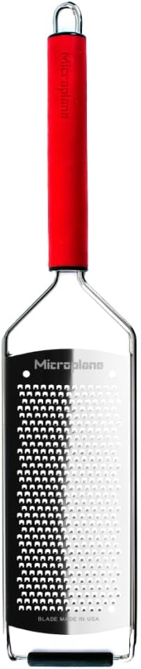 Microplane Savor Series Kitchen Grater Fine in Black for Hard Cheese Parmesan, Citrus Lemon, Orange, Lime, Ginger, Nutmeg, Cinnamon, Garlic, Chili, Chocolate - Stainless Steel Grater Made in USA