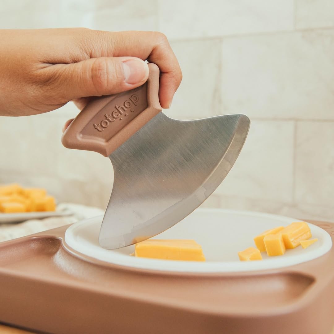 Sharp Rocker Knife for Adults – Chef-Grade Kitchen Knife for Parents and Kids 12+ with Non-Slip Cutting Board, Dishwasher Safe, One-Handed Meal Prep, Microplastic-Free Insert (Sweet Peach)
