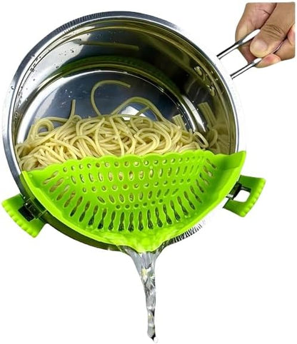 Clip On Strainer Silicone for All Pots and Pans, Pasta Strainer Clip on Food Strainer for Meat Vegetables Fruit Silicone Kitchen Colander (Black)