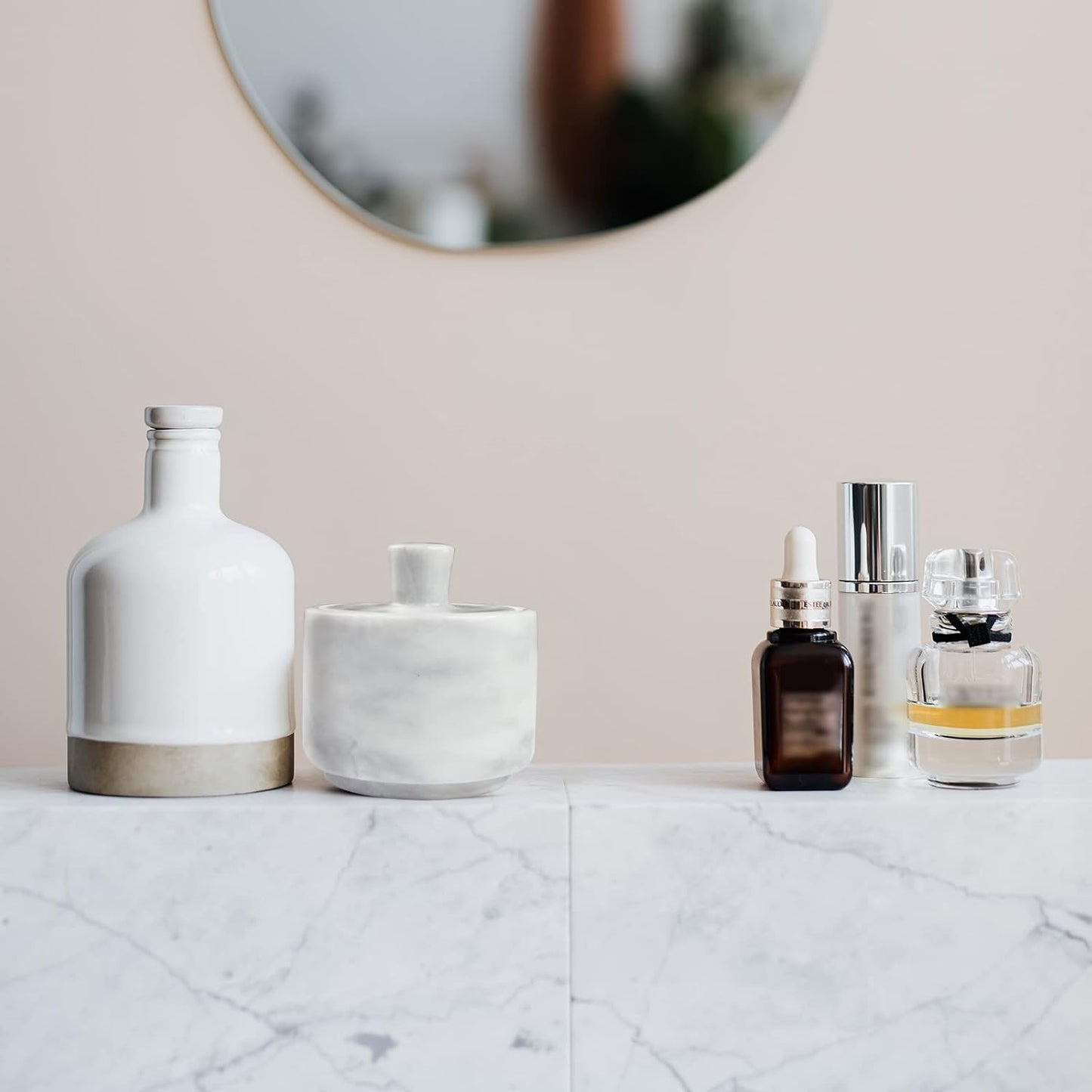 Marble Salt Cellar with Lid, White and Black Stone Salt and Pepper Bowl Box Container Jar Holder Well Keeper Dish Pig Crock