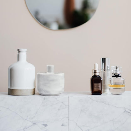 Marble Salt Cellar with Lid, White and Black Stone Salt and Pepper Bowl Box Container Jar Holder Well Keeper Dish Pig Crock