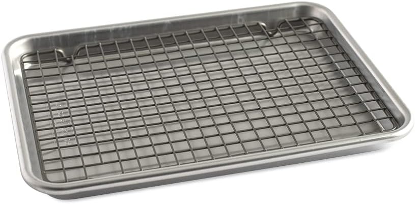 Nordic Ware Naturals Quarter Sheet with Lid