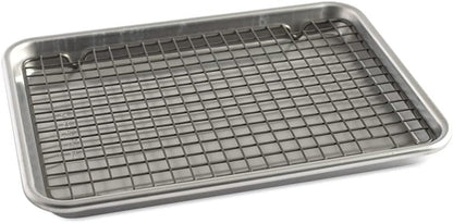 Nordic Ware Naturals Quarter Sheet with Lid
