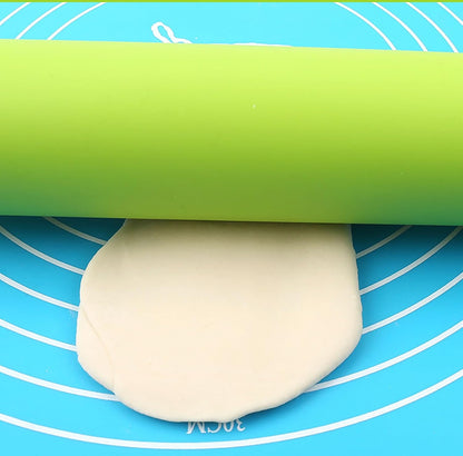 Silicone Rolling Pin, Green 9 Inch Pin with Wooden Rotatable Handle for Dough of Baking Bread, Cookie, Pizza (green, 9 inch)