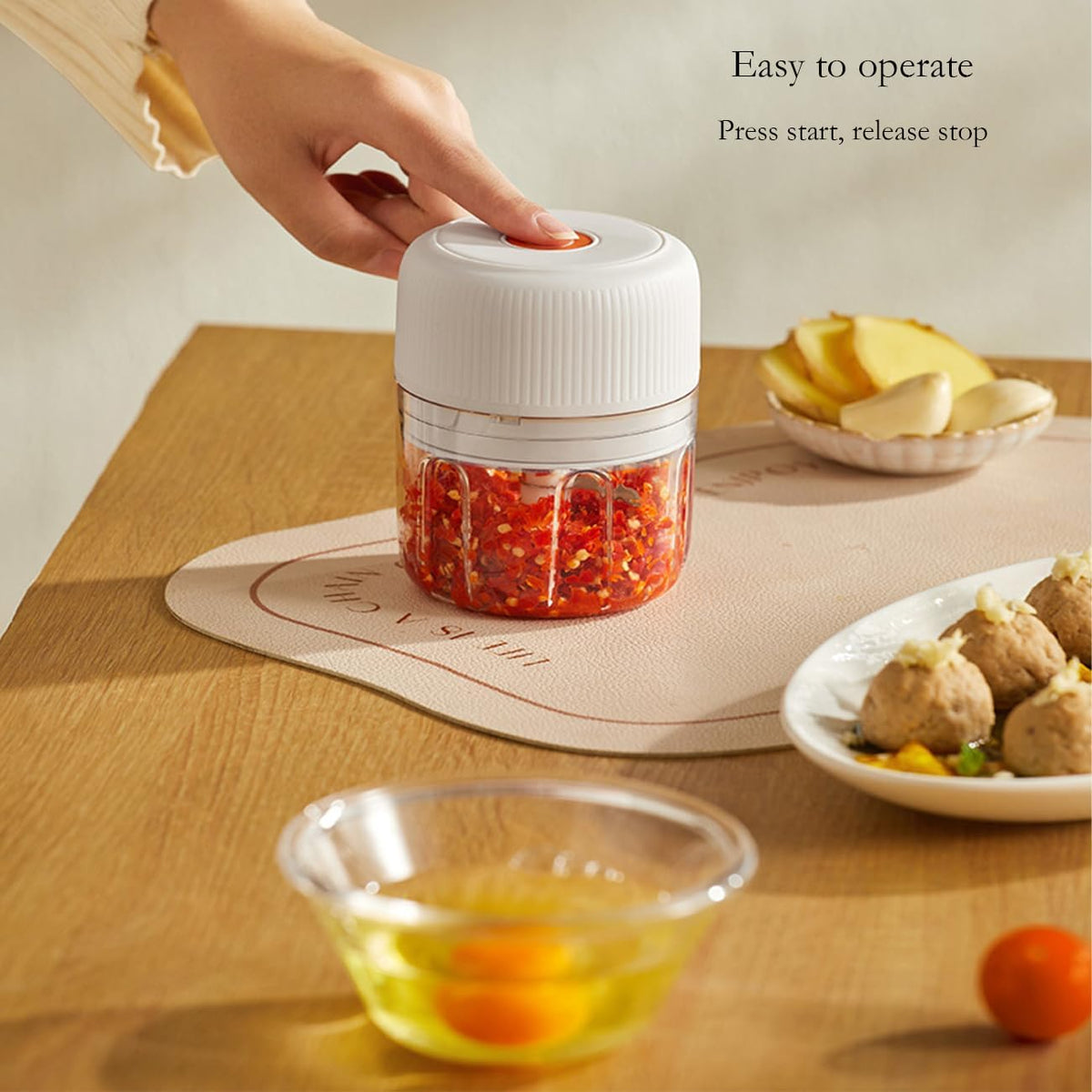 Electric Garlic Chopper, 250ML USB, Mini Vegetable Onion Chopper White Col