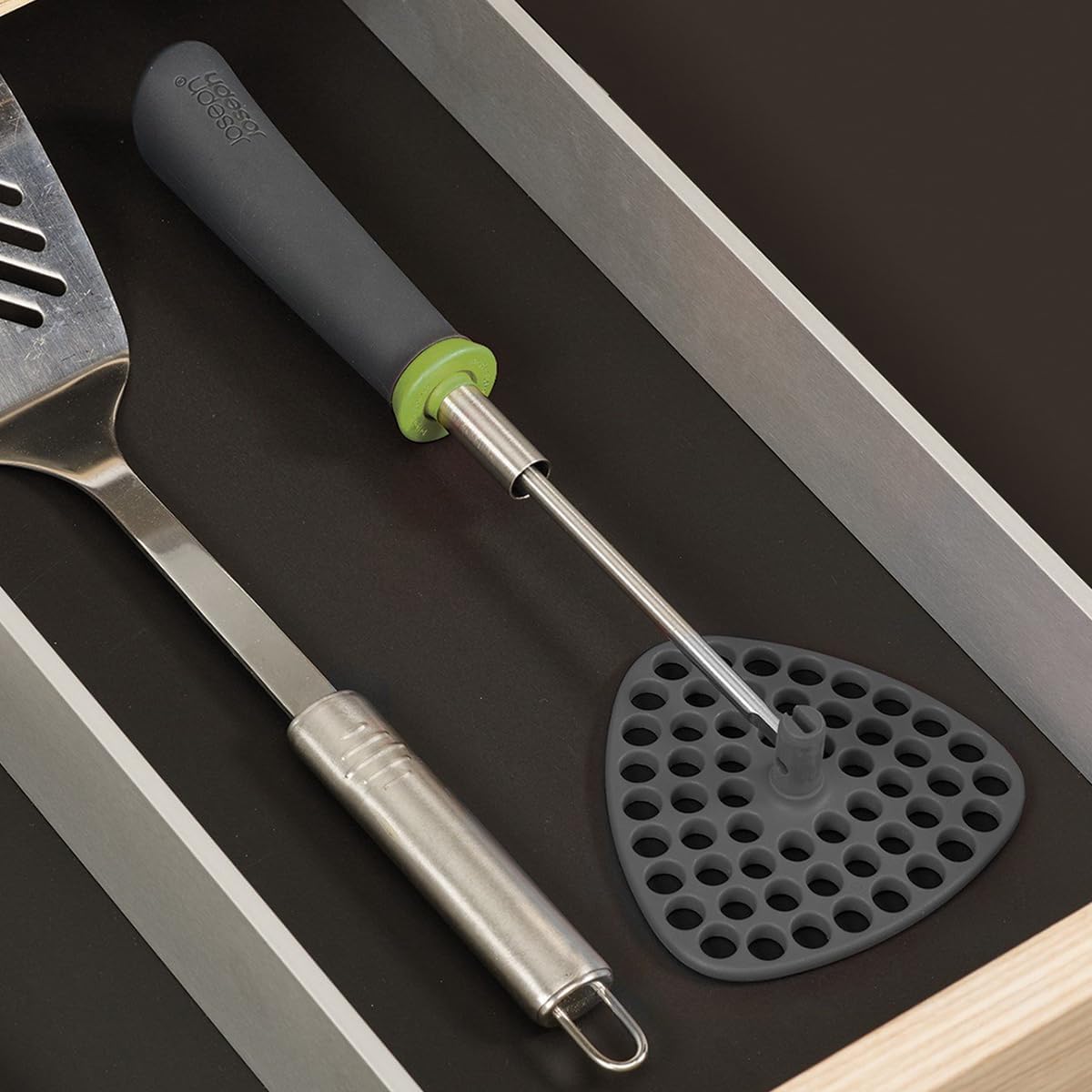 Joseph Joseph Delta Folding Nylon Head, Space Saving Potato Masher, Stores Flat
