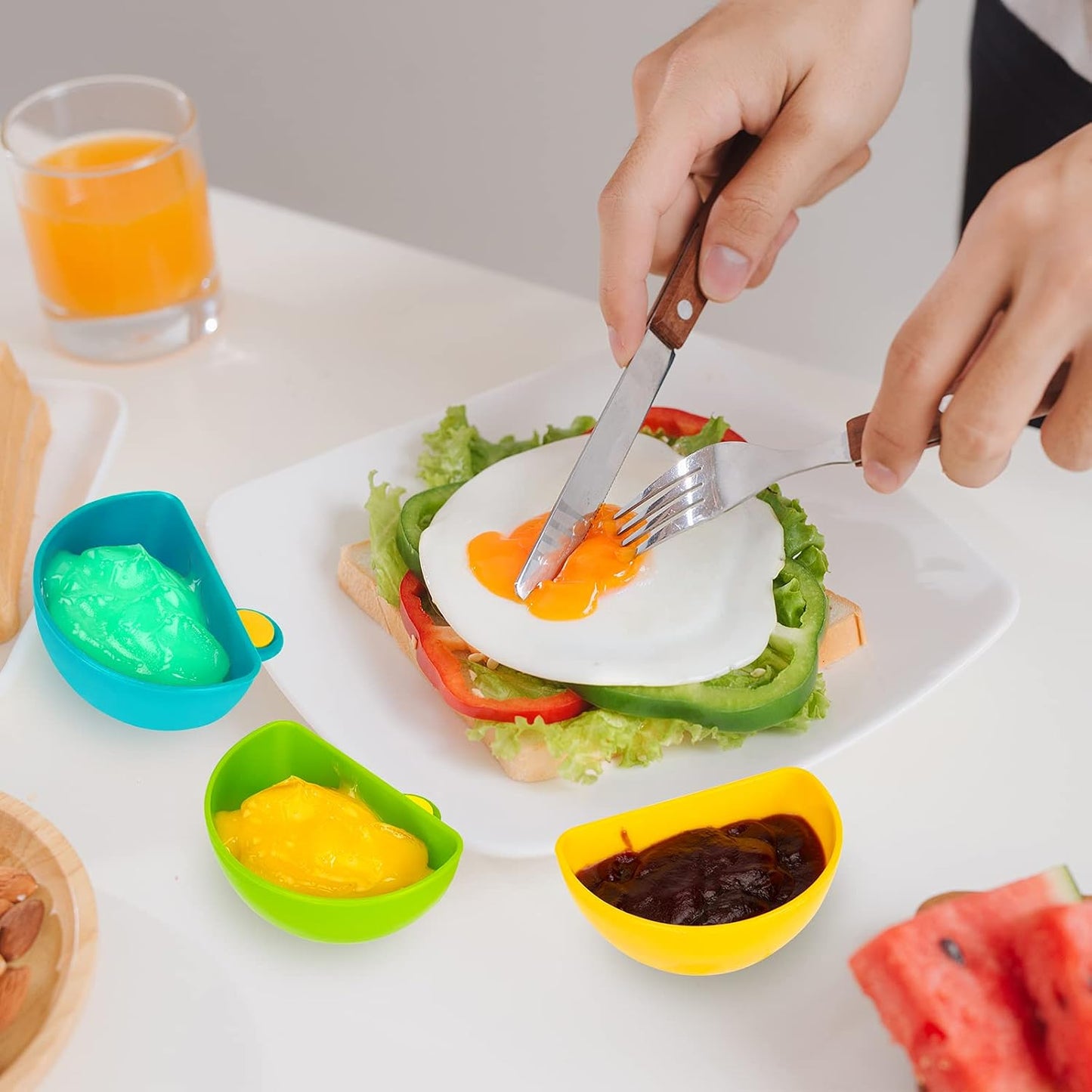 Dip Clip for Bowls Plates 8PCS Plastic Dip Clip Bowl Plate Holder Chip and Dip Serving Set Sauce Holder for Spice Tomato Sauce Salt Veggie Vinegar Ketchup Chips (4 Colors)