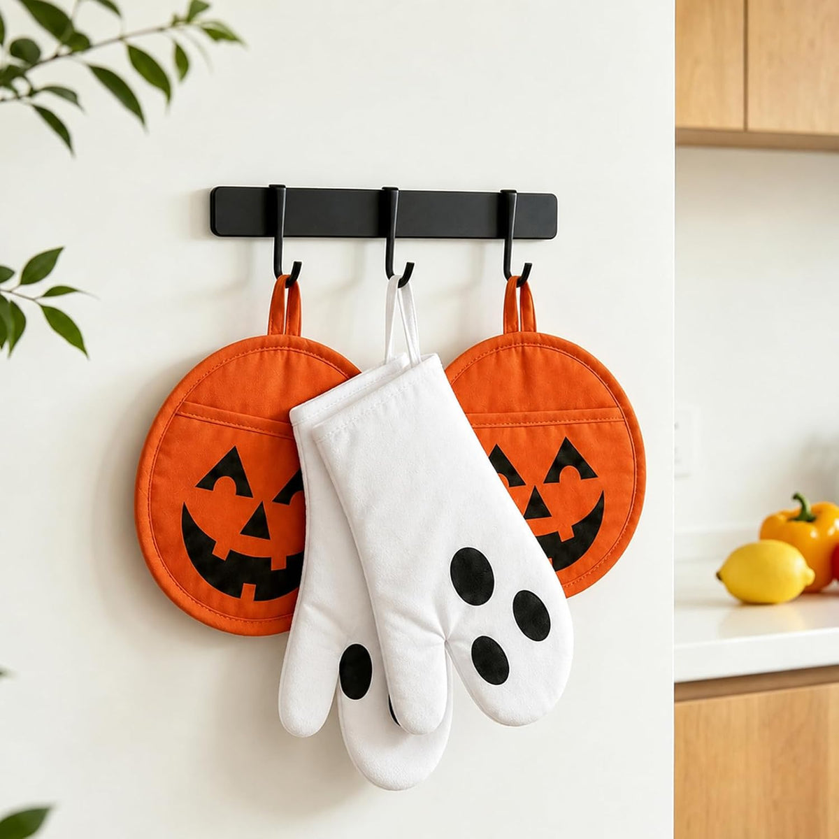 FYSUIMU 4Pcs Halloween Oven Mitts and Pot Holders Set, Evil Pumpkin Ghost