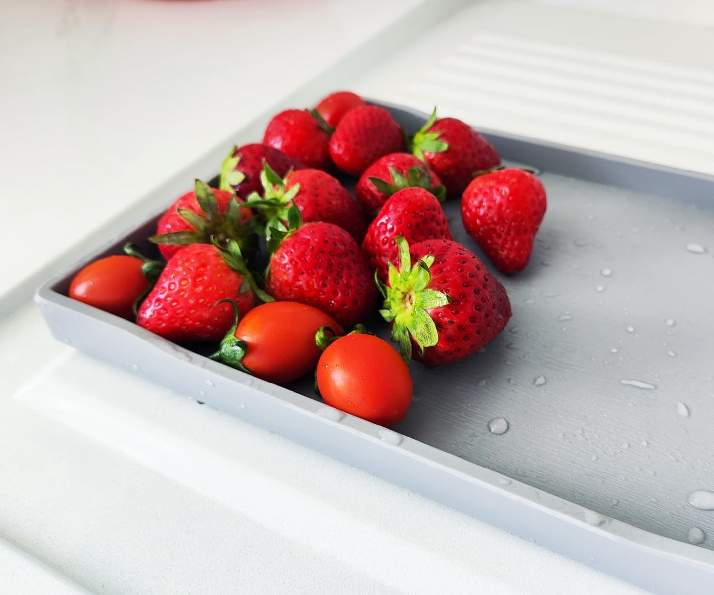 White Serving Tray (13.5 x 9.6 inch) for Serving Accessory, Elegant & Stackable Plastic Tray for Spa, Coffee, Drinks, Tea, Bar, Party, Seasoning, Perfume and Display Use.