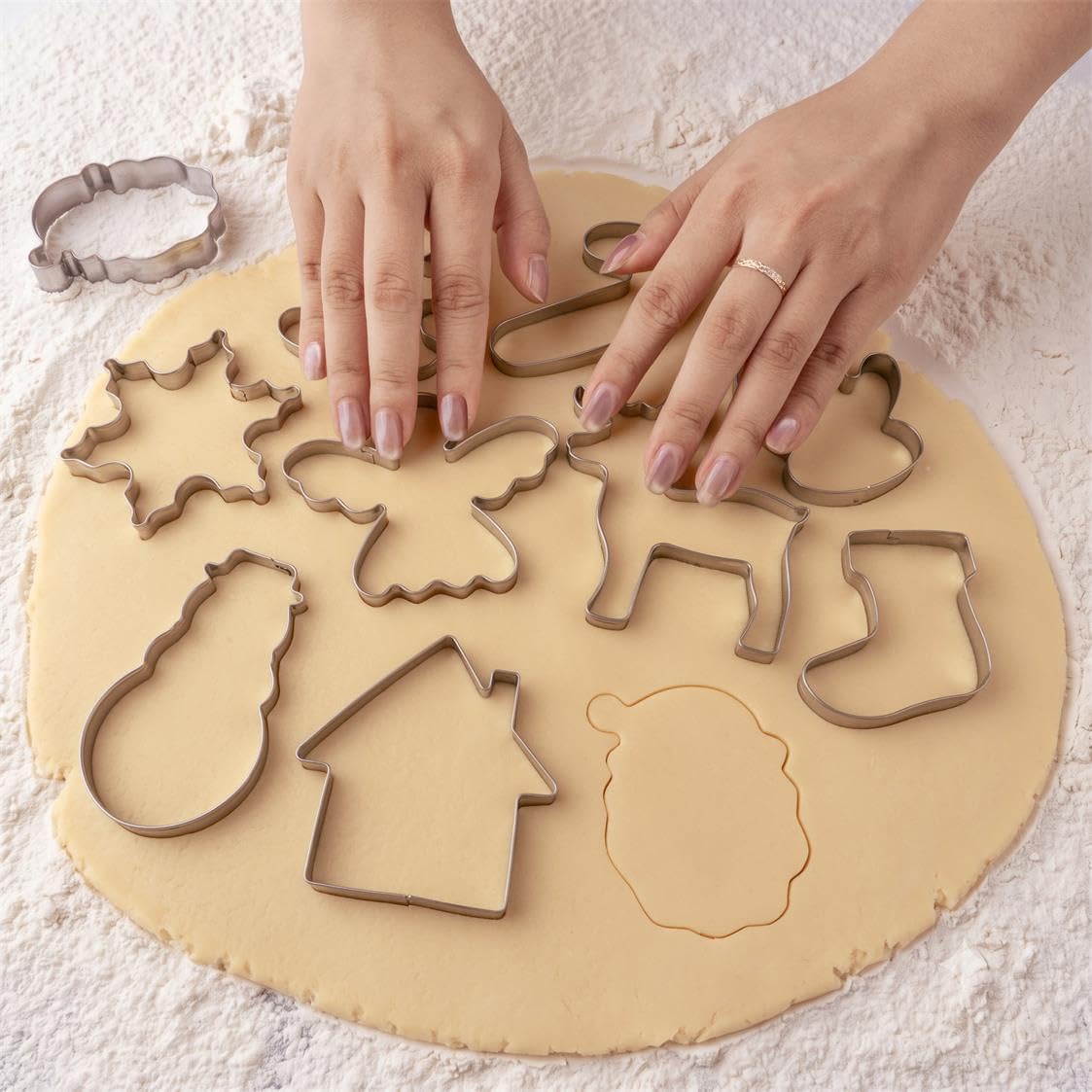 Christmas Cookie Cutters Set, HUINF 11Pcs Cookie Cutters Variety Pack - Gingerbread Men, Christmas Tree, Snowflake, House, Candy Cane, Santa Face, Reindeer and More for Christmas Winter Holiday