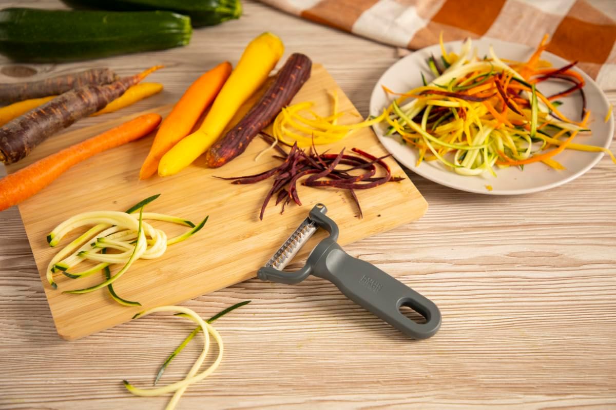 Kuhn Rikon Family Y Peeler, Julienne Peeler for Vegetable Strips, Stainless Steel Blade, Vegetable Peeler for Garnish and Prep, Grey