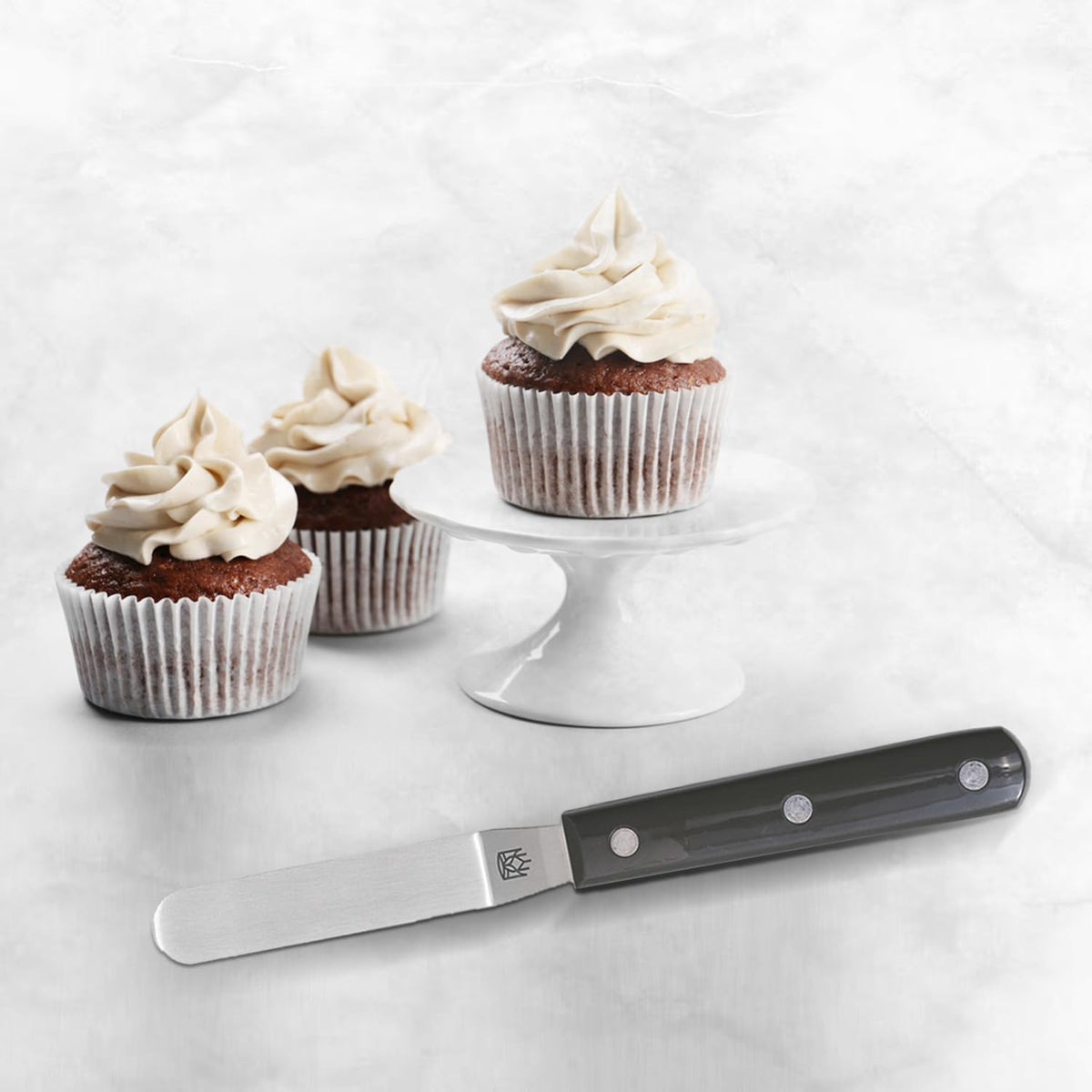 King Arthur Baking Company Offset Spatula, Japanese Stainless Steel, 8-Inch Flexible Blade, For Precise Cake Decorating