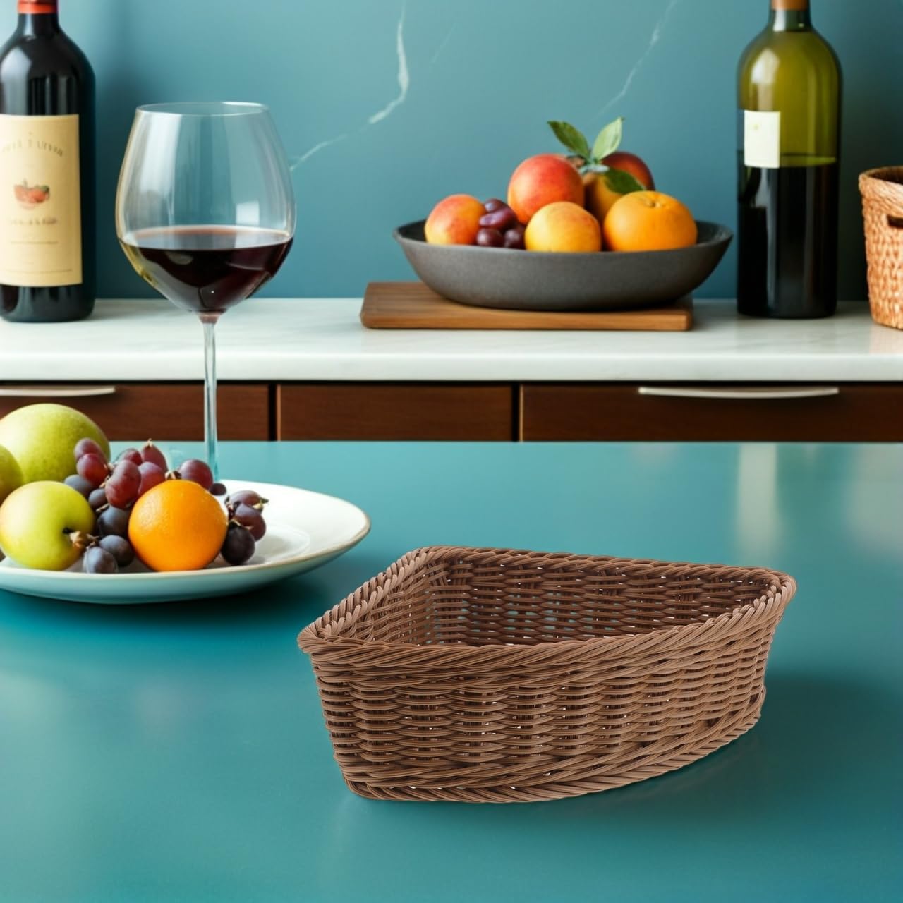 Hemobllo Corner Storage Basket, 90 Degree Triangle Countertop Organizer Bin for Kitchen Bathroom Pantry, Handwoven Plastic imitation Rattan with Metal Frame, Light Brown