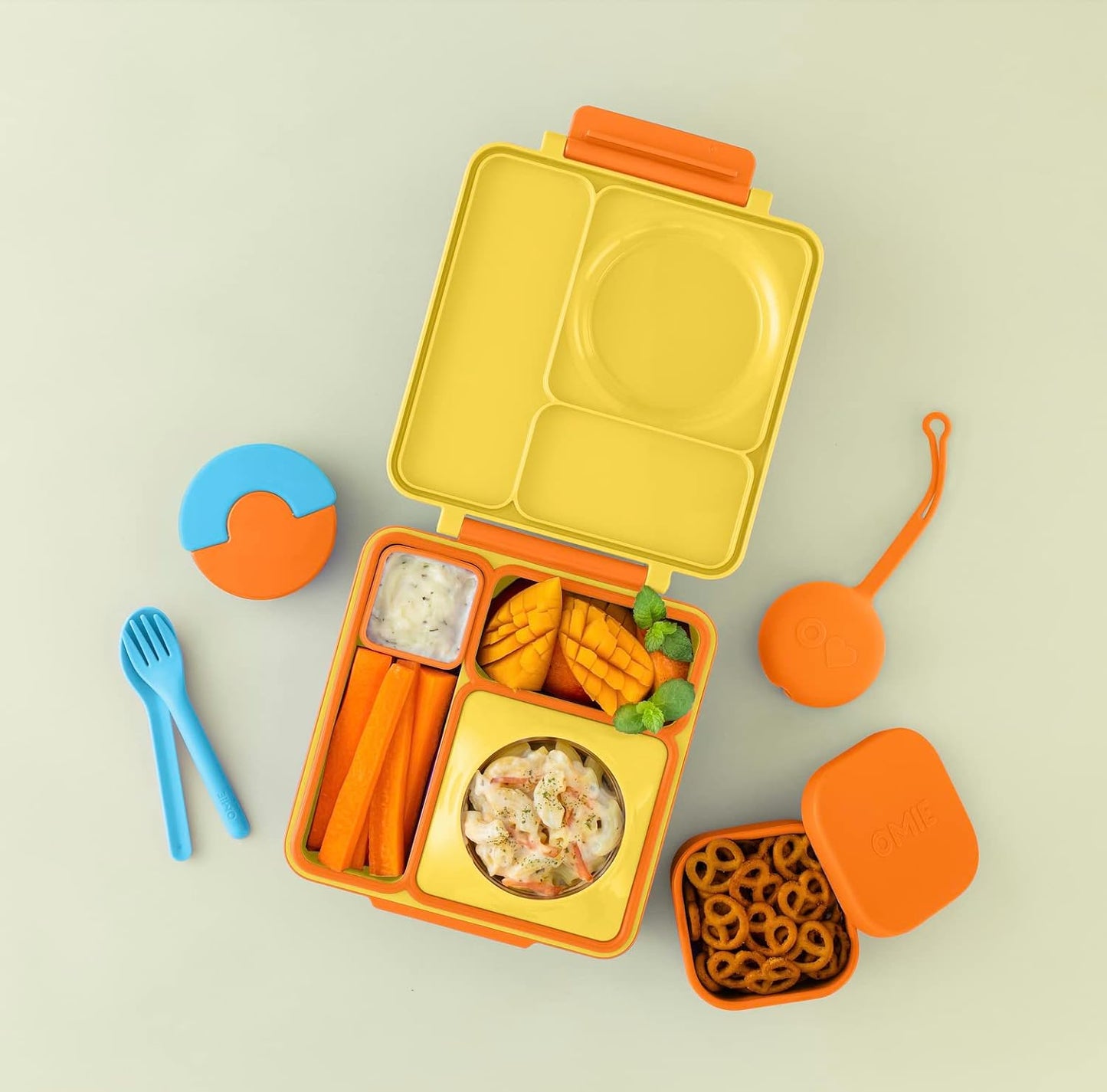 OmieBox Silicone Leakproof Snack Containers To Go, Food Storage Containers with Lid, School Lunch Bento Container - BPA Free, Airtight, Dishwasher and Freezer Safe, Oven Safe - 9.4 ounces (Pink)