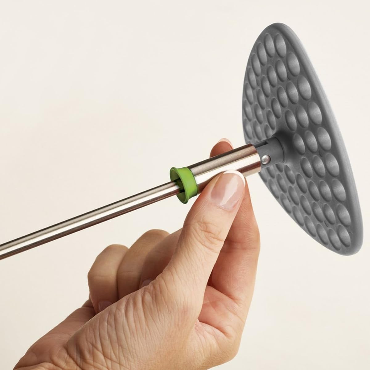 Joseph Joseph Delta Folding Nylon Head, Space Saving Potato Masher, Stores Flat