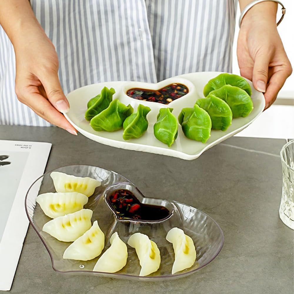 OULIGET Heart Chip Dip Serving Platter Set,Plastic Dumpling Plates with Sauce Compartment,Divided Snack Serving Dishes for Appetizer Sushi Taco Salsa Charcuterie,2 Pieces,White and Transparent