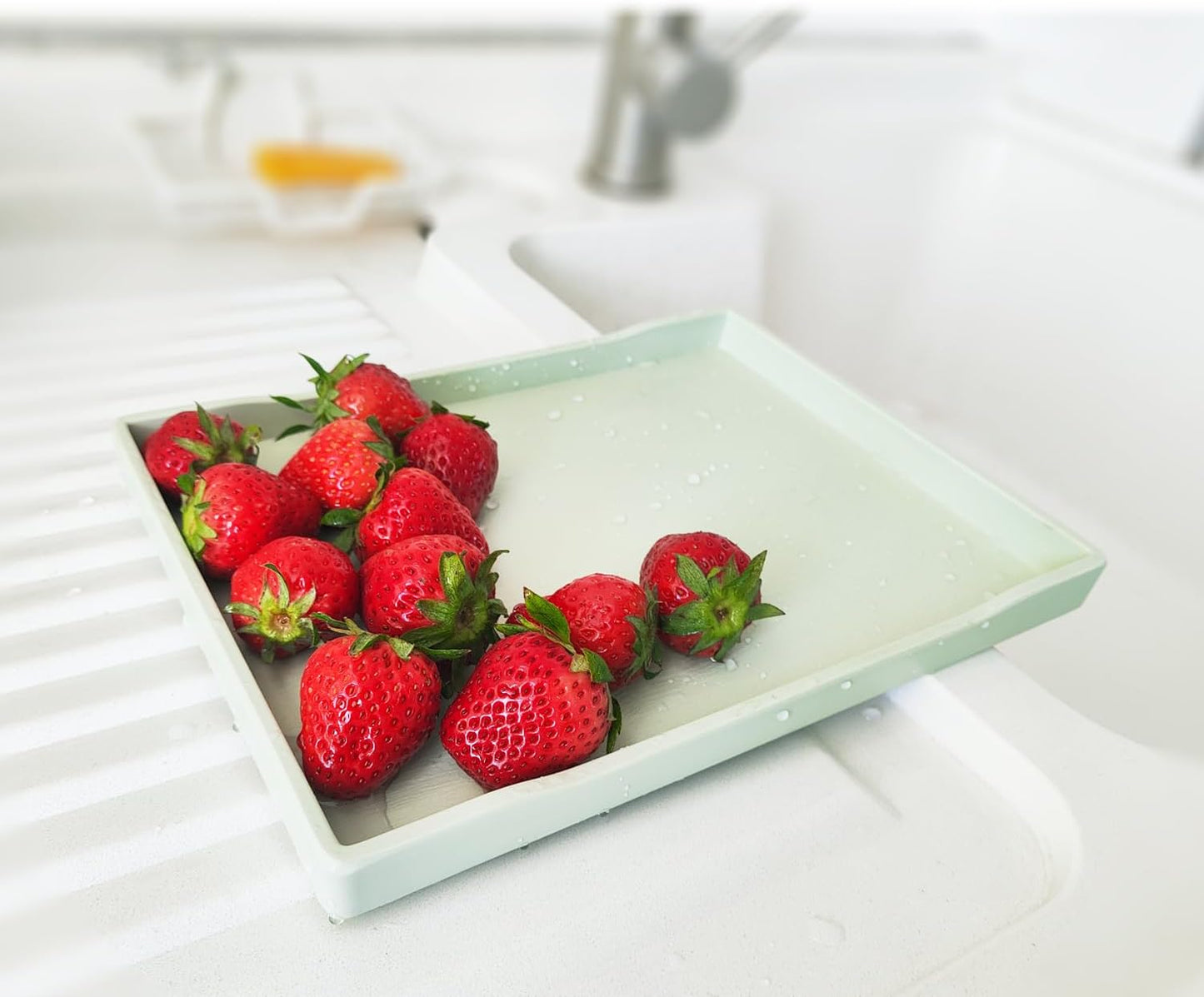 White Serving Tray (13.5 x 9.6 inch) for Serving Accessory, Elegant & Stackable Plastic Tray for Spa, Coffee, Drinks, Tea, Bar, Party, Seasoning, Perfume and Display Use.