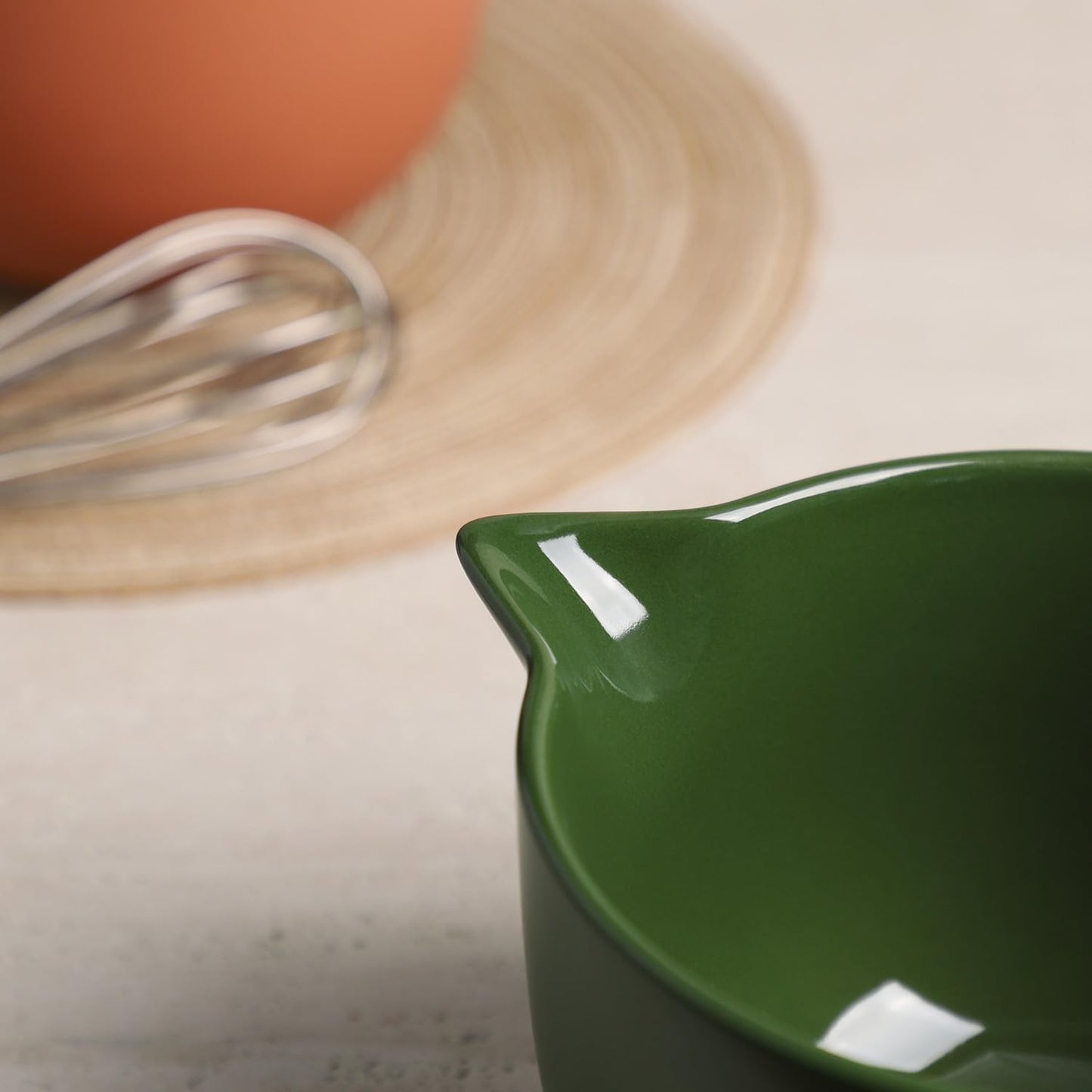 Gaolinci Simple Solid Color Kitchen Ceramic Mixing Bowl, 1 Quart Large Bowl, with Pouring Spout and Handle