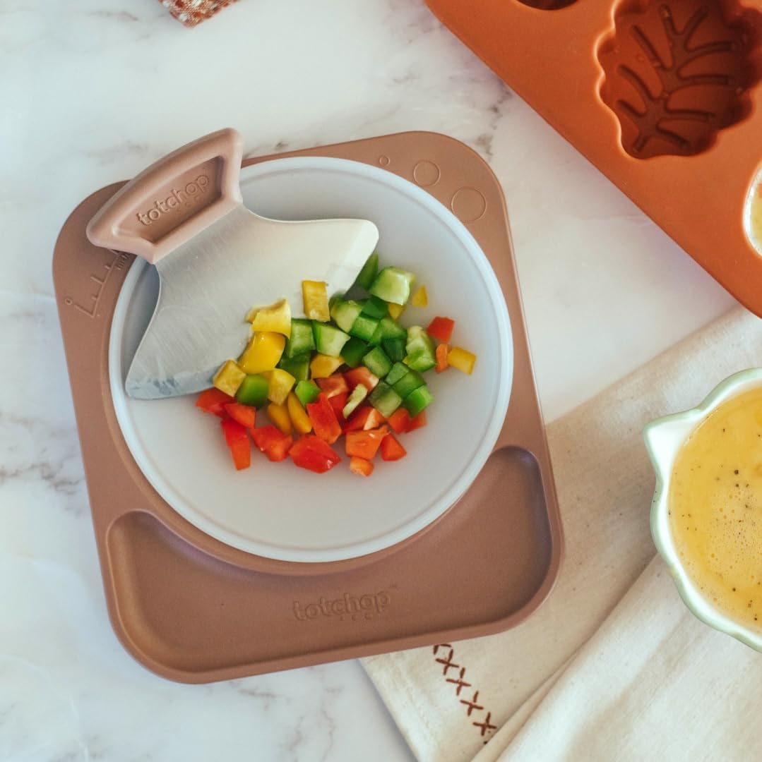 Sharp Rocker Knife for Adults – Chef-Grade Kitchen Knife for Parents and Kids 12+ with Non-Slip Cutting Board, Dishwasher Safe, One-Handed Meal Prep, Microplastic-Free Insert (Sweet Peach)