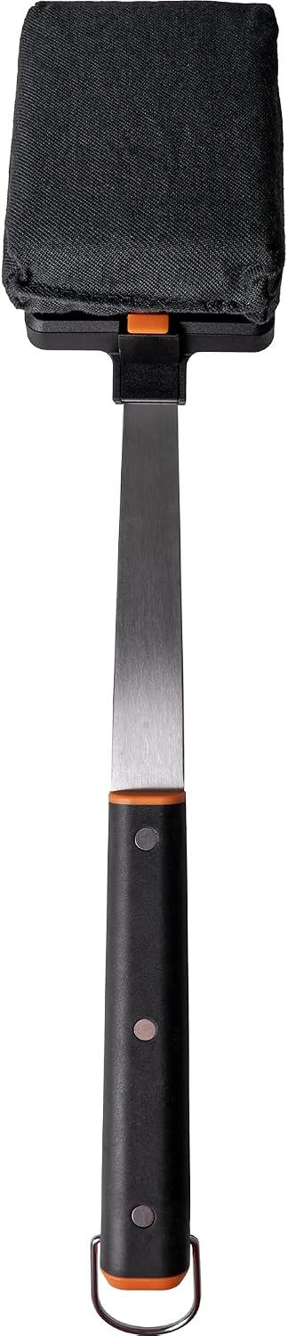 Traeger Grills BBQ Steam N' Clean Grill Brush – Bristle-Free Steam Cleaning Grill Brush for Hot Grates, Safe for Porcelain Grates & Flat Top Griddles, Dishwasher-Safe Replaceable Head