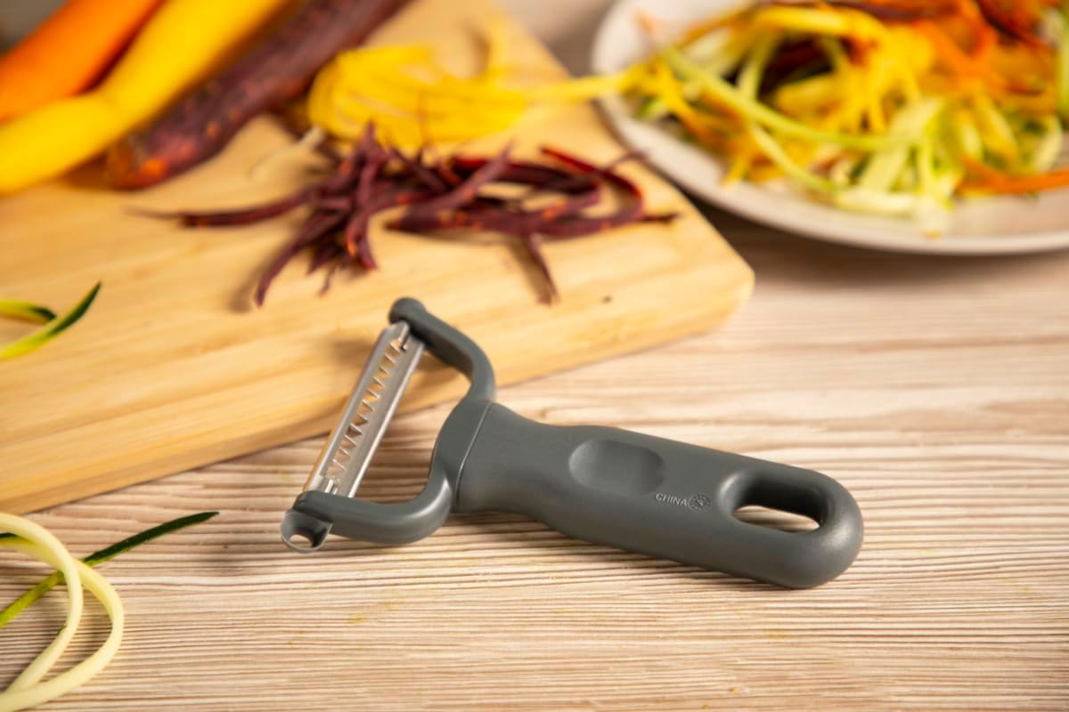 Kuhn Rikon Family Y Peeler, Julienne Peeler for Vegetable Strips, Stainless Steel Blade, Vegetable Peeler for Garnish and Prep, Grey