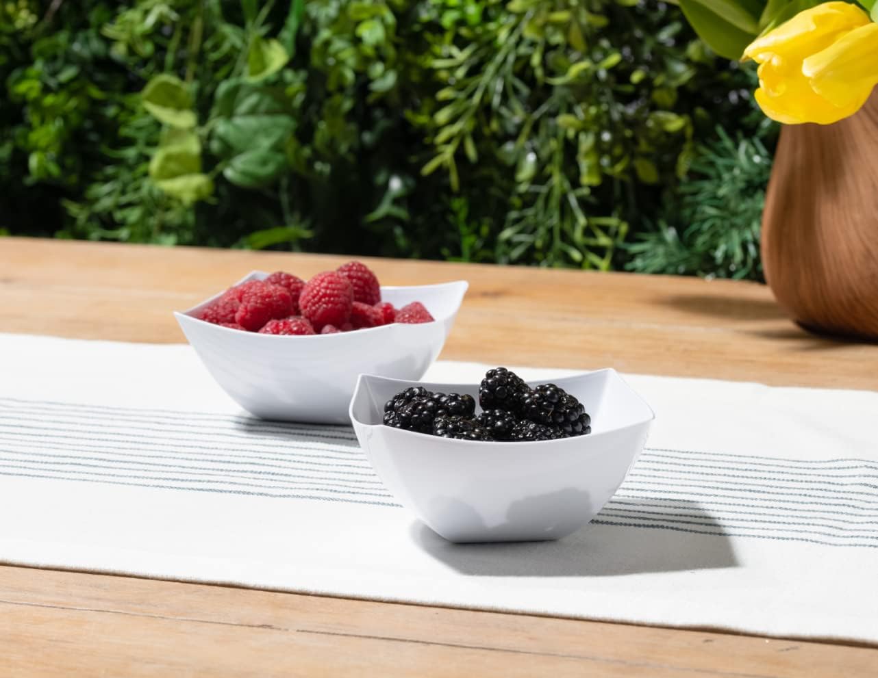 Posh Setting - White Plastic Square Serving Bowls for Party (16oz - 4 Pack), Disposable & Candy Containers for Party Table & Buffet