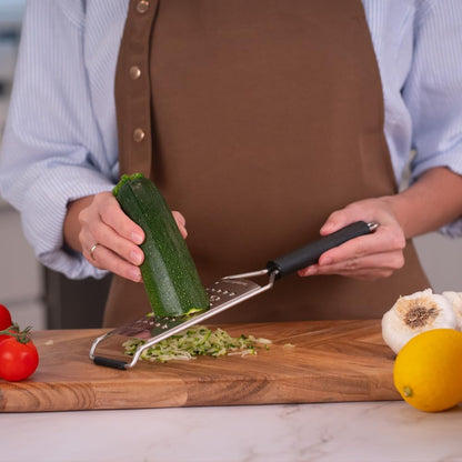 Microplane Savor Series Kitchen Grater Fine in Black for Hard Cheese Parmesan, Citrus Lemon, Orange, Lime, Ginger, Nutmeg, Cinnamon, Garlic, Chili, Chocolate - Stainless Steel Grater Made in USA
