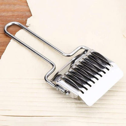 Pasta Noodle Cutter, Stainless Steel Manual Pasta Spaghetti Maker, Dough Cutter for Homemade Noodles, Lattice Roller Garlic Ginger Herb Mincer for Kitchen Cooking Tools