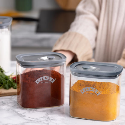 Kilner 3 Litre Glass Cereal Dispenser | Storage Jar with Airtight Glass & Silicone Lid | Easy-Pour Spout for Mess-Free Serving | Food Dispenser for Cornflakes, Beans, Granola and Pet Food