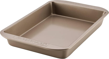 Farberware Nonstick Bakeware Rectangular Cake Pan with Lid, Cake Pans For Baking, 9-Inch x 13-Inch, Gray
