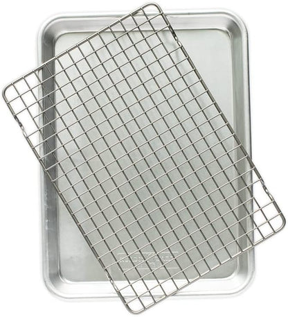 Nordic Ware Naturals Quarter Sheet with Lid