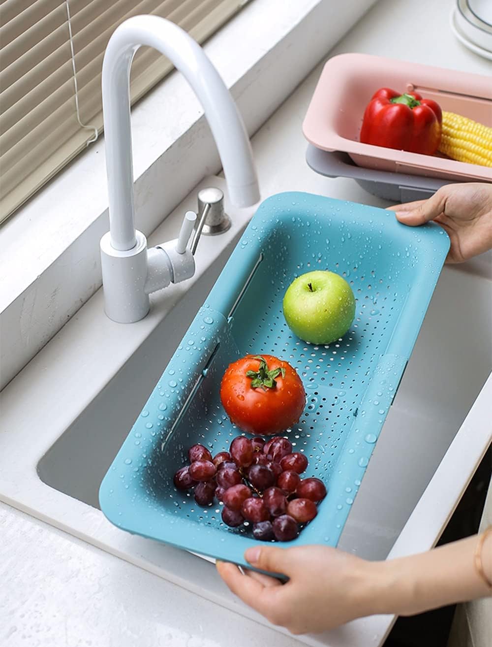KesaPlan Collapsible Sink Colanders and Strainers Basket Over the Colander Extendable Plastic Fruit Vegetable Strainer Drainer for Kitchen(Length 14.3-19.4 inch)(Gray Set of 2)