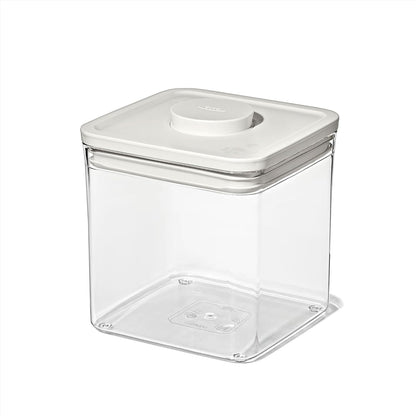 OXO Good Grips Pet POP Container – 6.0 Qt/5.7 L with Half Scoop, Ideal for up to 6.5lbs of Dog Food or 4.5lbs of Cat Food, Airtight Dog and Cat Food Storage Container, BPA Free, Clear