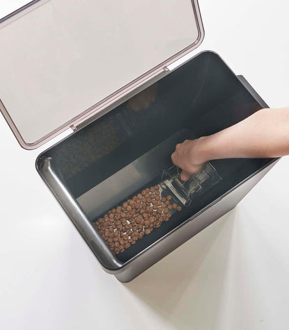 YAMAZAKI Home Tower Airtight Pet Food Storage Container - Cat And Dog Food Holder Bin With Transparent Lid And Handle - Extra Large - Polypropylene - 6.6 Gallons, 25 Liters