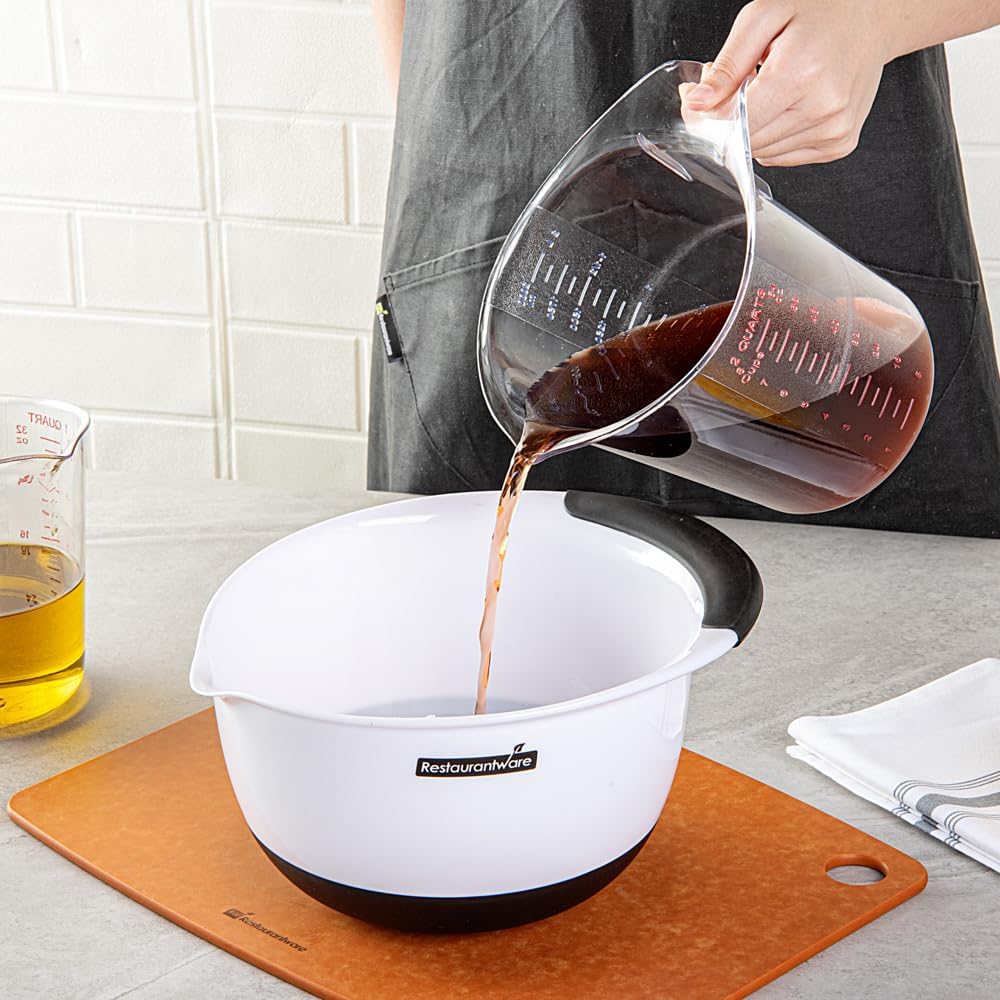 Restaurantware Plastic Measuring Cup - Chef 101 Measuring Jug with Dual Unit Markings, Dishwasher Safe - Clear Measuring Cup for Kitchen, Restaurants
