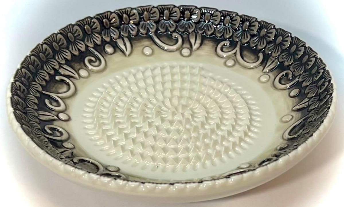BonCera, Premium Ceramic Garlic Grater Plate Set - Black Embossed