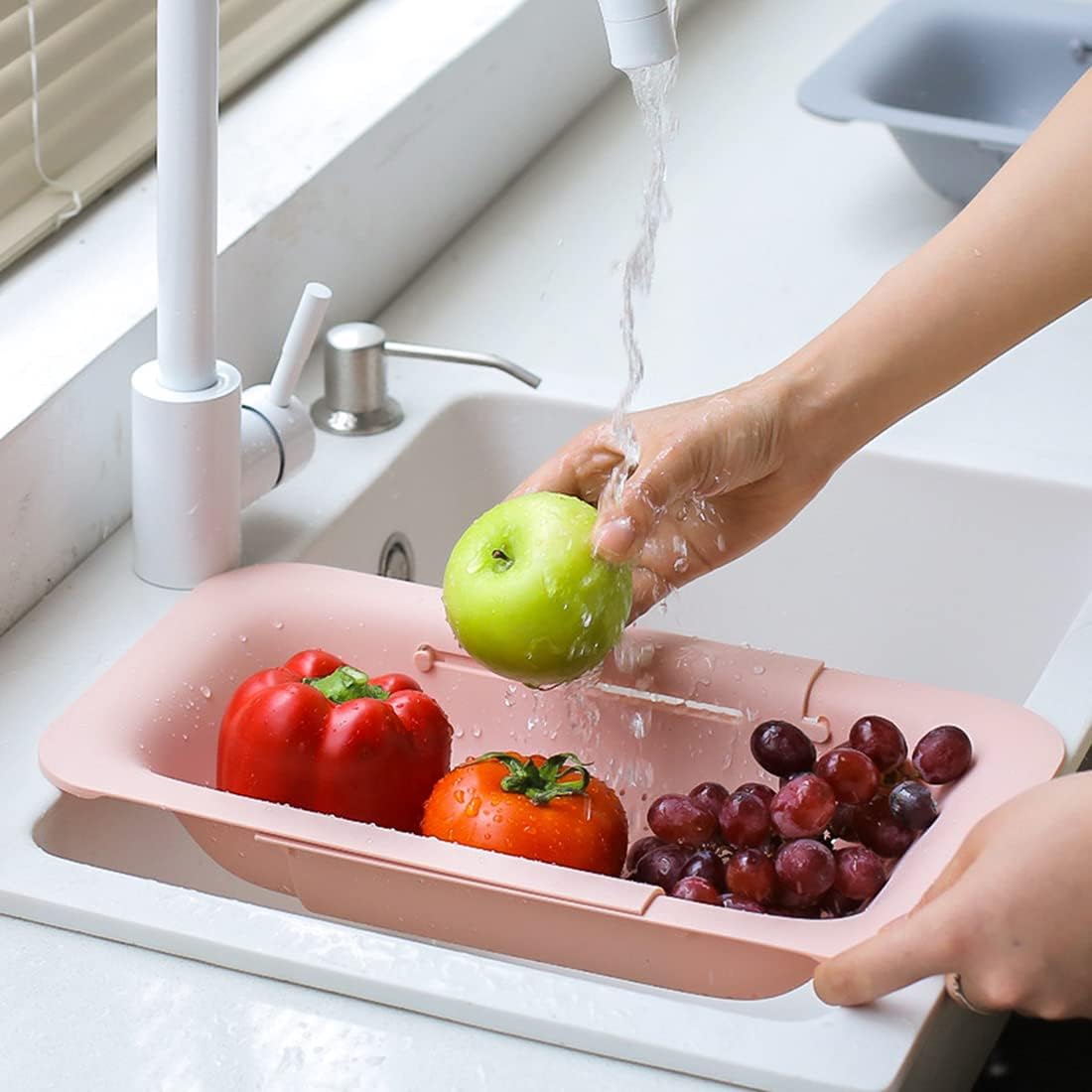 KesaPlan Collapsible Sink Colanders and Strainers Basket Over the Colander Extendable Plastic Fruit Vegetable Strainer Drainer for Kitchen(Length 14.3-19.4 inch)(Gray Set of 2)