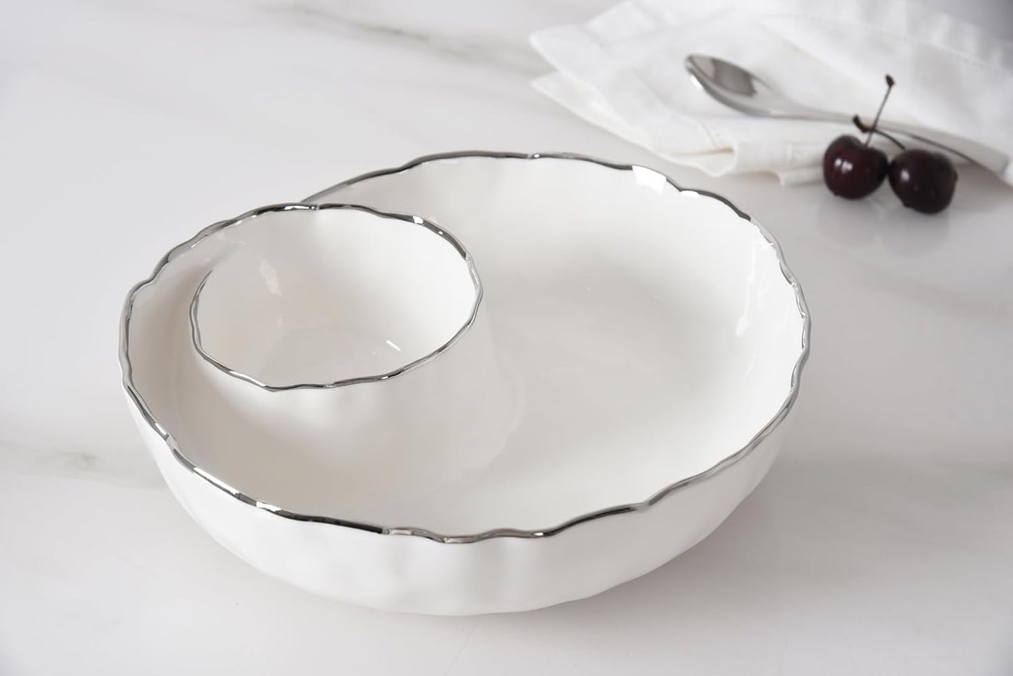 Pampa Bay Portofino Plata, Round Chip & Dip, 9.5” D x 2.75" (White and Gold)