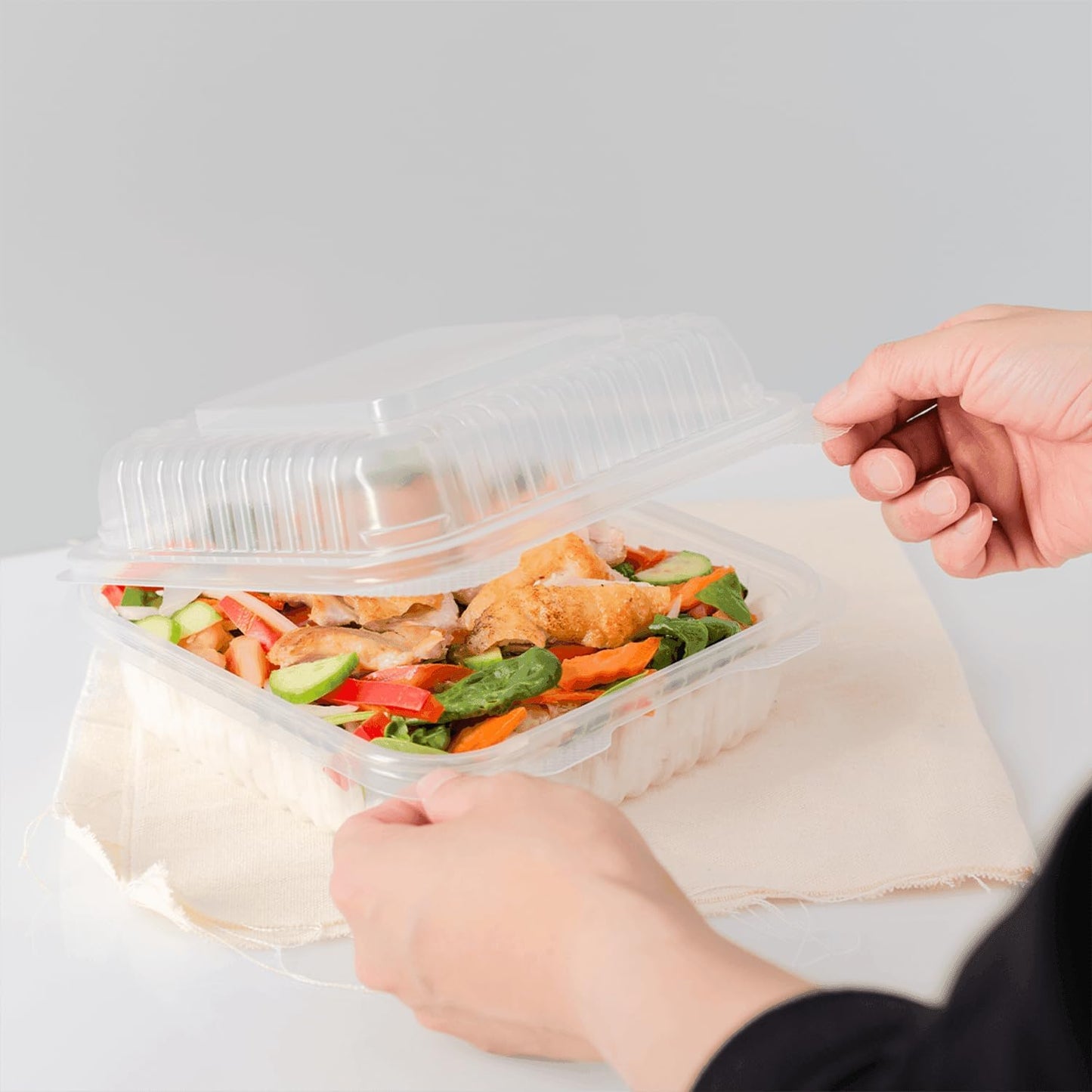 Karat FP-HC99PP-3CU 9"X 9" PP Hinged Containers 3 Compartment - (Case of 200)
