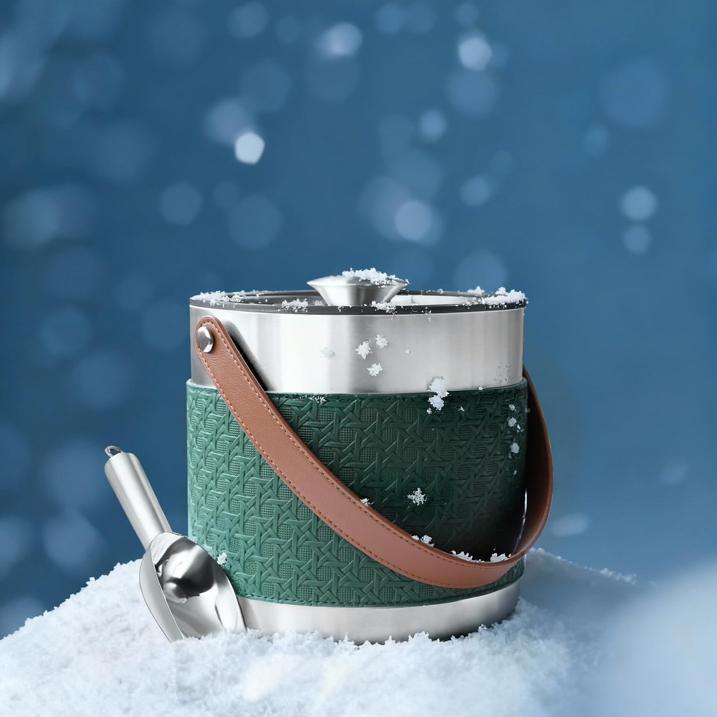 Bakpoco Double-Wall Vacuum Insulated Ice Bucket with Lid, Scoop, Ice Tong, Strainer & Leather Handle Keep Ice Frozen Longer Large Wine Ice Buckets for Cocktail Bar,Parties Chilling Beer Champagne 3L