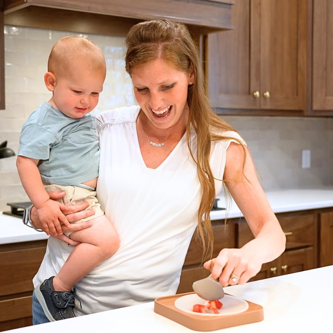 Sharp Rocker Knife for Adults – Chef-Grade Kitchen Knife for Parents and Kids 12+ with Non-Slip Cutting Board, Dishwasher Safe, One-Handed Meal Prep, Microplastic-Free Insert (Sweet Peach)