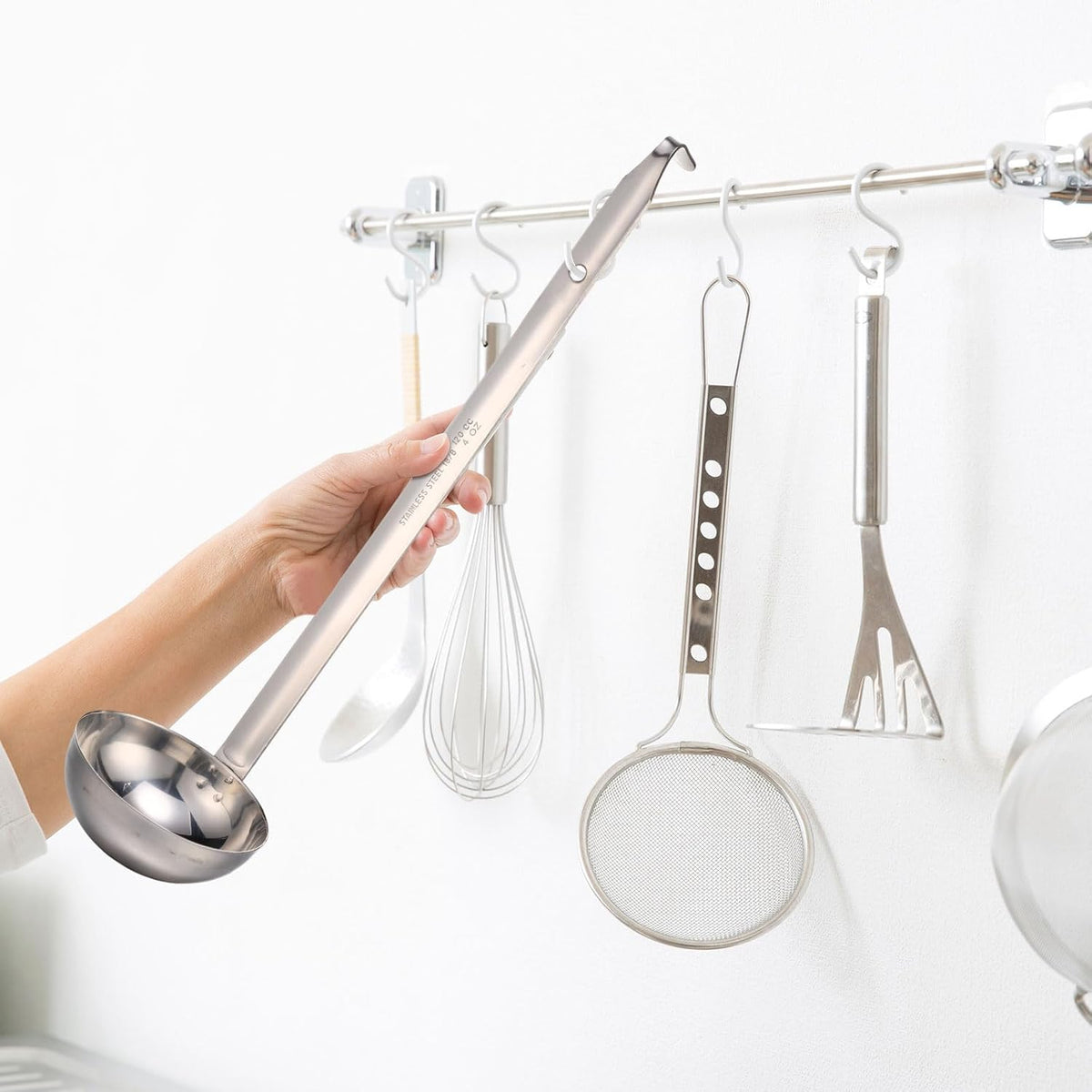 meekoo Stainless Steel Ladles Soup with Long Handle, 6oz