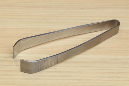 Yoshihiro Non-slip Fish Bone Tweezer Japanese Sushi Chef's Garnishing Tool (Eastern Type-non-slip)