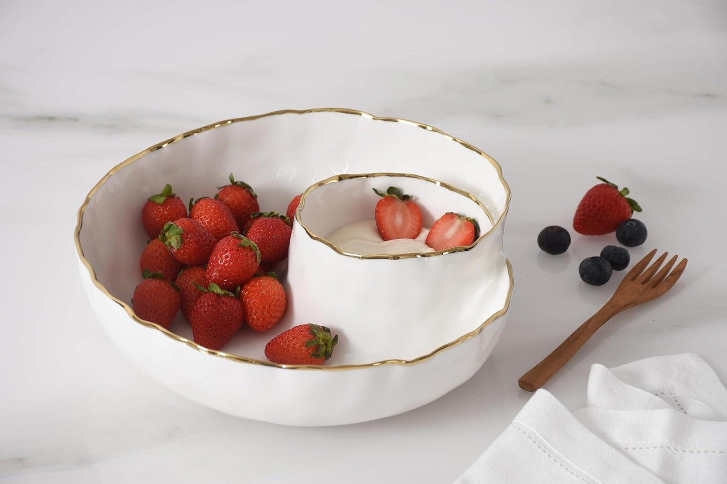 Pampa Bay Portofino Plata, Round Chip & Dip, 9.5” D x 2.75" (White and Gold)